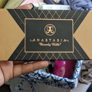 ABH World traveler palette